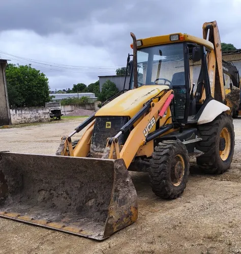 RETRO ESCAVADEIRA JCB