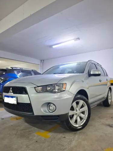 Mitsubishi Outlander 2.0 16V 160cv Aut. 2013