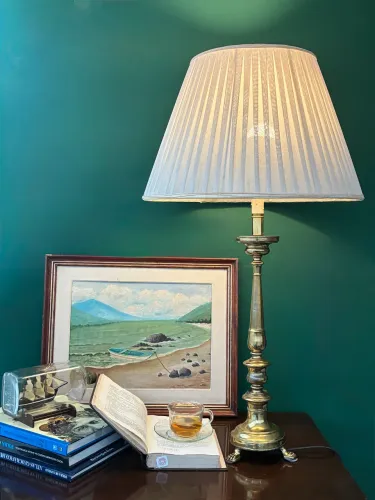 Lindo abajur vintage de latão (sem cúpula)