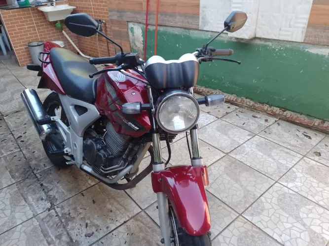 Vendo ou troco por carro Twister linda!!! 