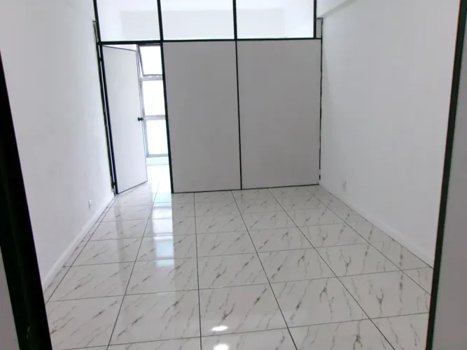 Comercial/Industrial de 34m2  Edifício Avenida Central, Centro....