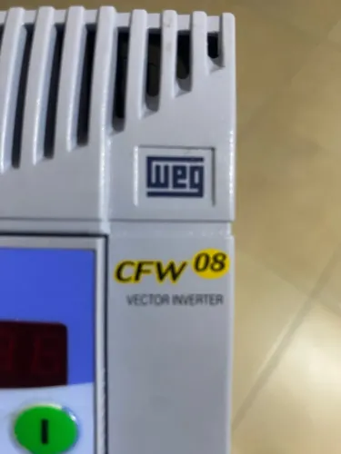 Inversor de Frequência Trifásico WEG CFW 08