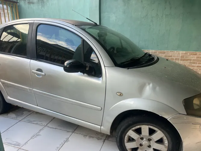 Citroen C3 GLX 1.4/ GLX Sonora 1.4 Flex 8V 5P 2012