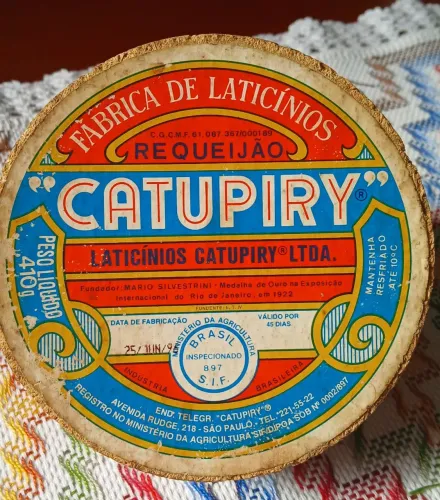Caixa de madeira vintage de requeijão  da marca,Catupiry (memorabilia)
