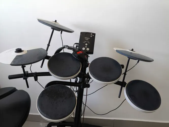 Bateria eletrônica Roland TD-1K
