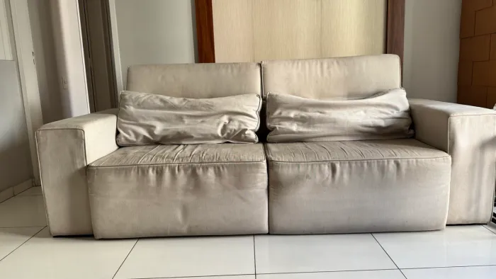 Sofá Retrátil e Reclinável Bege - Muito Confortável