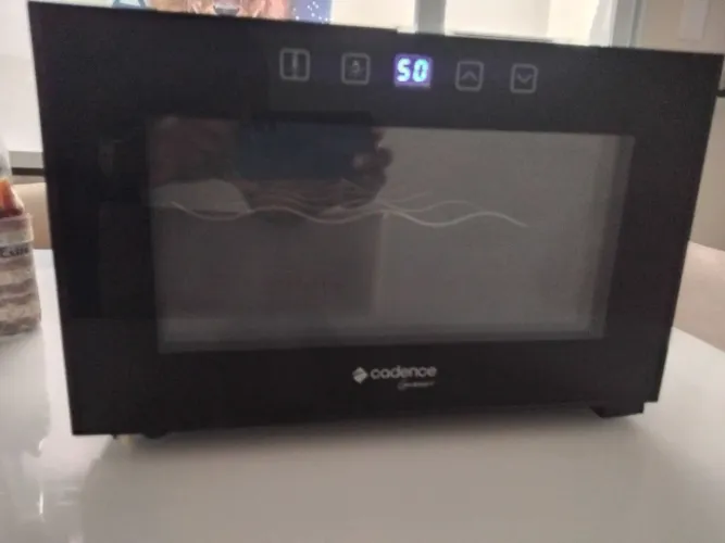 Adega Cadence gourmet 8 garrafas R$ 260,00