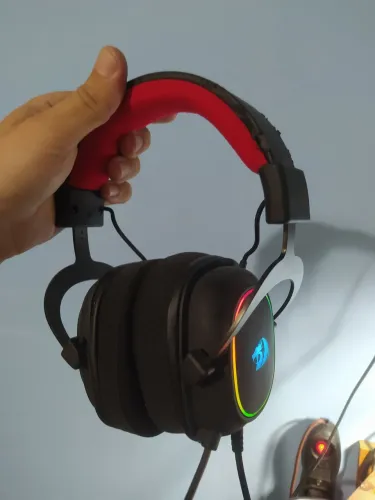 Headset gamer rgb red dragon rgh510