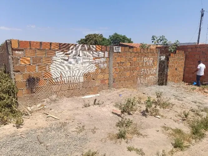 Terreno 250m2 10x25 murado troco por carro 