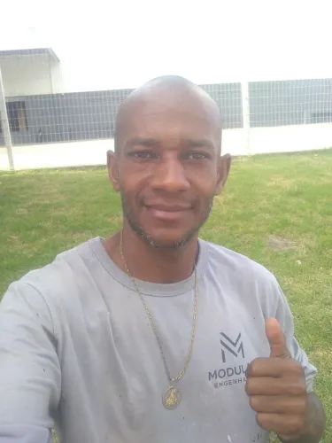 Ajudante prático.