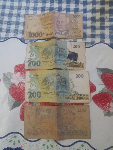 Dinheiro antigo em cruzeiros,admite oferta