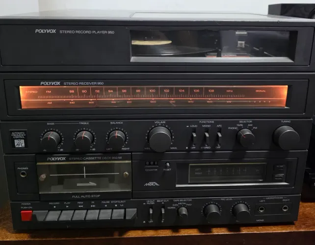 Rádio polyvox 950 3 em 1 - toca disco, tape e rádio