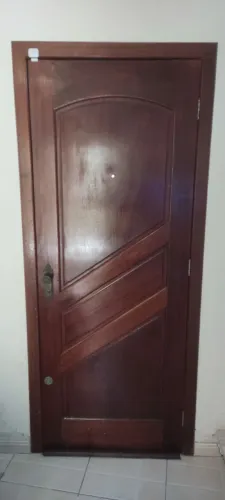 Porta de Madeira Maciça Completa 