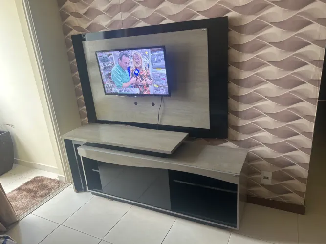 Vendo Rack e Painel para TV de até 75?