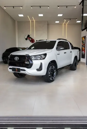 Toyota Hilux CD 4X4 2.8 Diesel Mec. 2024