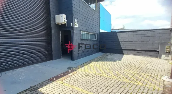 Galpão Comercial / Venda e Locação / Jardim Santa Luzia / 188m² / Mezanino com 2 salas / 4