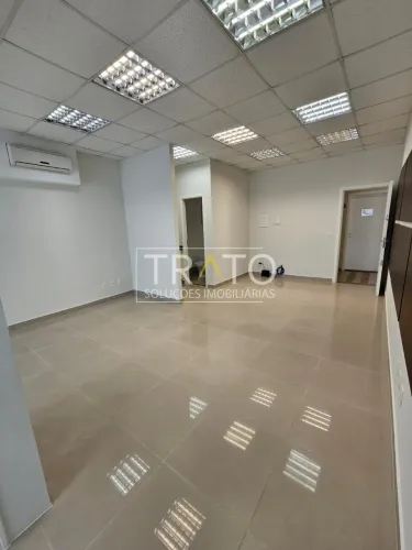 Sala mobiliada no bairro Santa Genebra, em Campinas