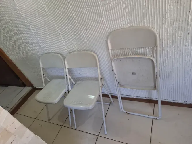 3 cadeiras dobrável usada bom estado ( entrego )