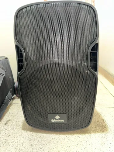 Caixa ativa com Bluetooth quase nova
