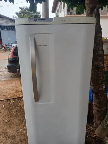 Geladeira frostfree Electrolux 350lt