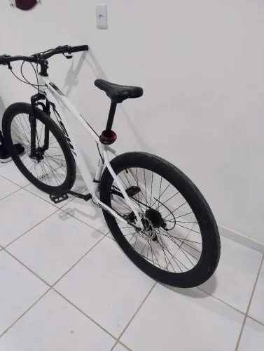 Bicicleta aro 29 quadro de alumínio, sim nova