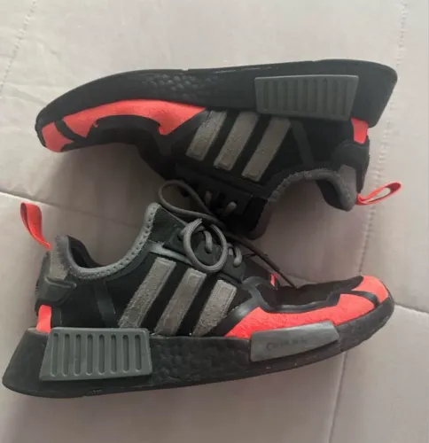 Tênis adidas