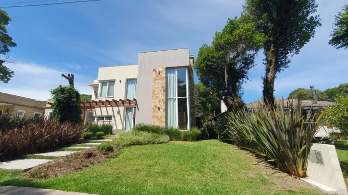 Casa com 3 dormitórios em Condomínio Venda e aluguel - Gramado/RS