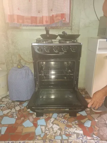 Vendo geladeira e fogão