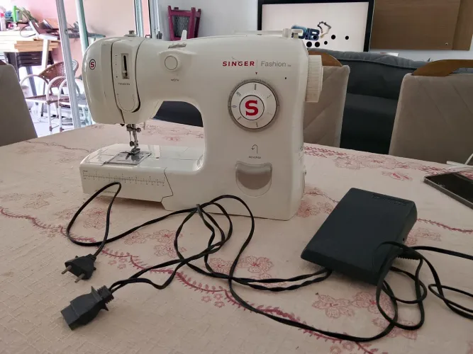 Máquina de costura Singer