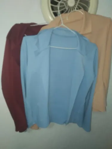 Kit 3 blazes femininos nas cores azul, vermelho e bege