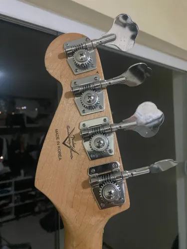 Baixo Precision Squier Korea