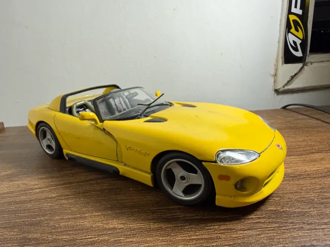 Dodge Viper de ferro anos 90 