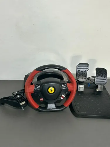 Volante Thrustmaster Ferrari Spider 458 c/ Pedal (parcelo 12x)