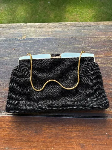 Bolsa vintage em brilho preto