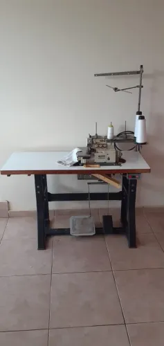 Máquina de Costura Overlock, Yamato Z75-A, feita revisão, podendo por Kit Interlock, usada