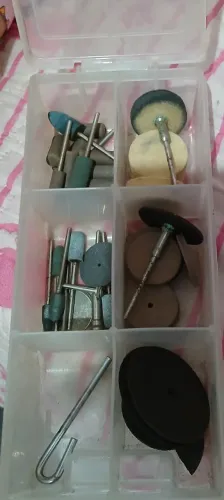 Equipamentos e material para laboratório de Prótese Dentária