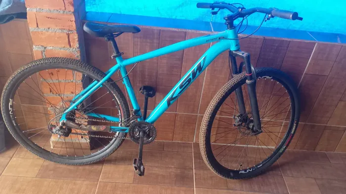 Bicicleta aro 29 EM ÓTIMO ESTADO usada poucas vezes