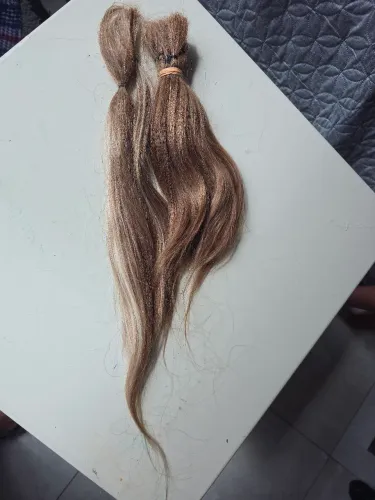 Cabelo Humano Louro Mel. 131 gr. 30 cm.