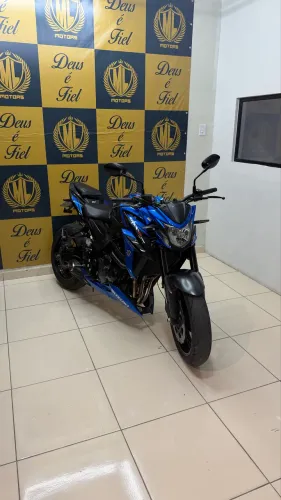 GSX S 750