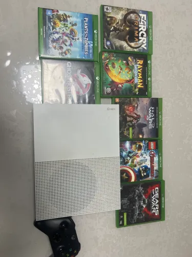 Xbox one s branco com controle e 5 jogos