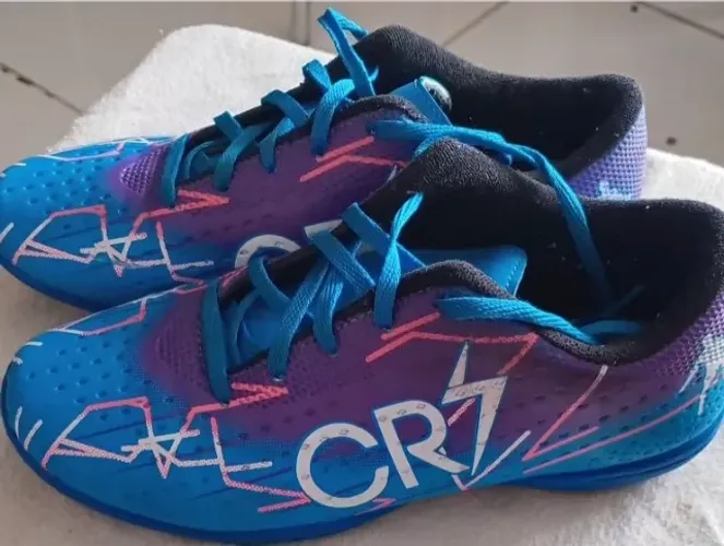 Chuteira CR7 
