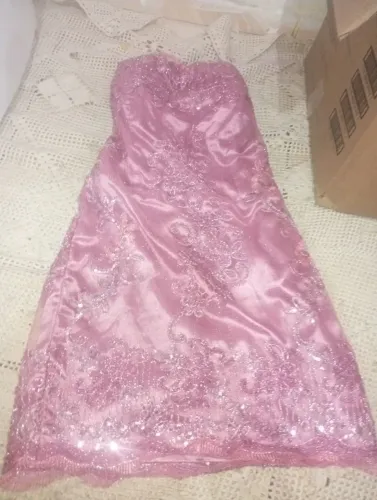 Vendo vestido de gliter rosa