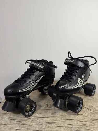 Patins 4 rodas 37 muito novo 299.00