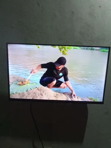 Tv 32 novinha pra vender logo 