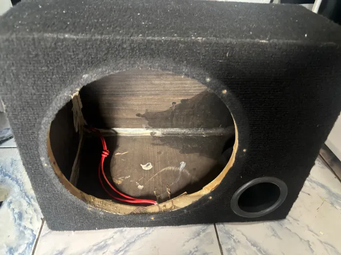 Vendo caixa para sub 12