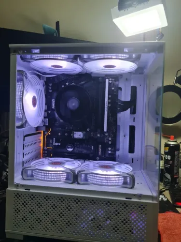 PC Gamer - Ryzen 5 + 16GB RAM + Gabinete Aquário (Pronto para Jogar!)
