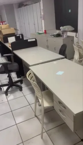 Mesas de escritórios conjugadas para botar preço