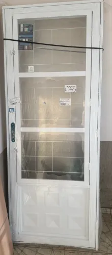 Porta Inova mista Marca Postig medidas 84x215 abertura lado esquerdo.