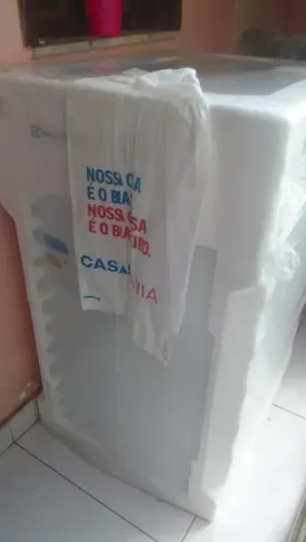 vendo uma máquina de lavar na caixa por motivo de força maior!!!