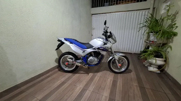 Vendo nx 4 falcon motard.